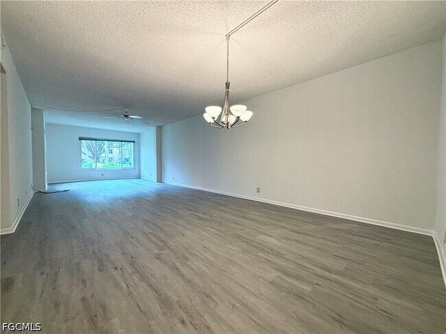 Foto del edificio - 2264 Winkler Ave