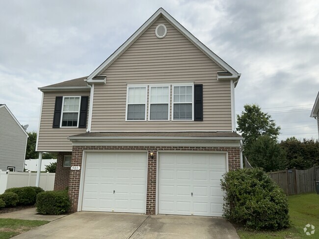 Building Photo - 501 Timber Meadow Lake