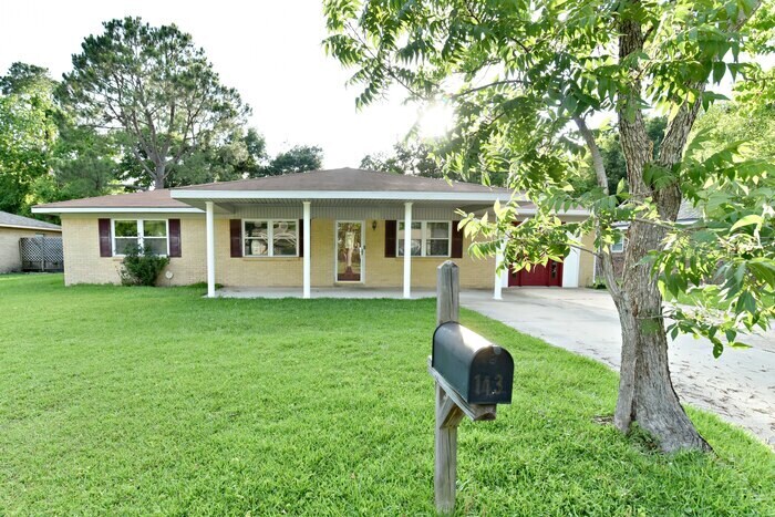 Primary Photo - 143 Brentwood Boulevard