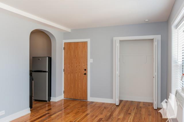 Building Photo - 1 bedroom in Chicago IL 60614