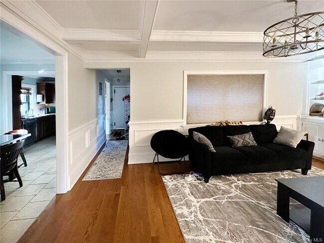Foto del edificio - 240 Halstead Ave