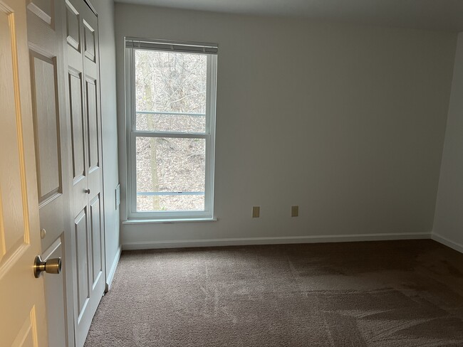 Building Photo - Shannon Hollow Apartments