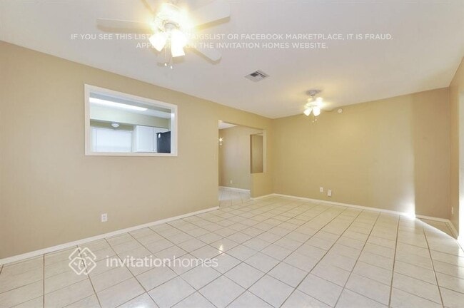 Building Photo - 2213 Boxwood Way