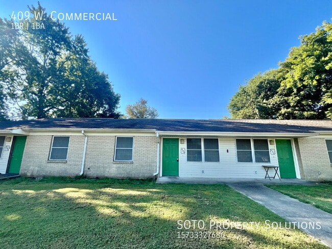 Building Photo - 409 W. Commercial-