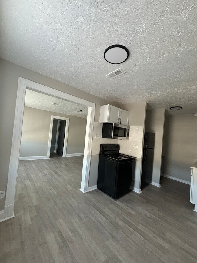 Building Photo - Live in Style without Breaking the Bank at...