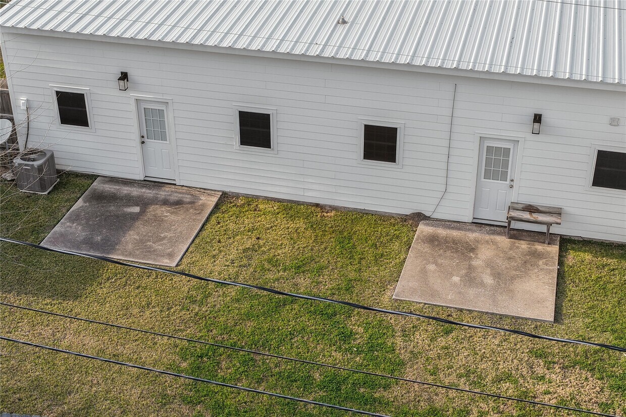 Foto del edificio - 7900 B St