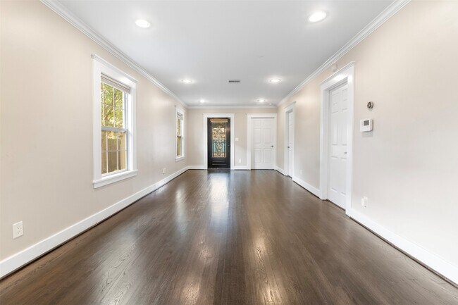 Foto del edificio - 814 E 23rd St