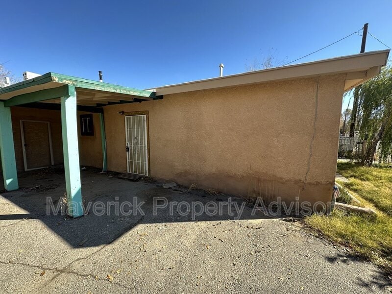 1367 Young Ave SW Unit B, Albuquerque, NM 87105 Condo for Rent in