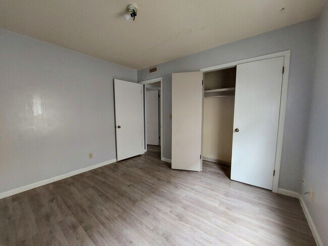 Foto del edificio - 1658 S Fern St