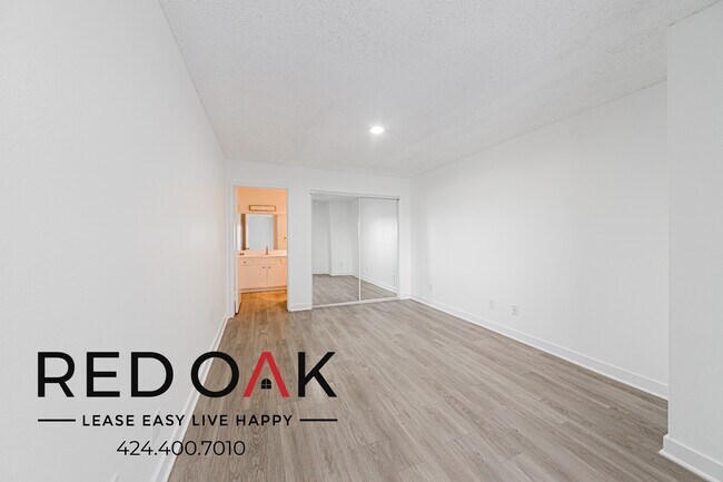 Foto del edificio - 8309 Cedros Ave