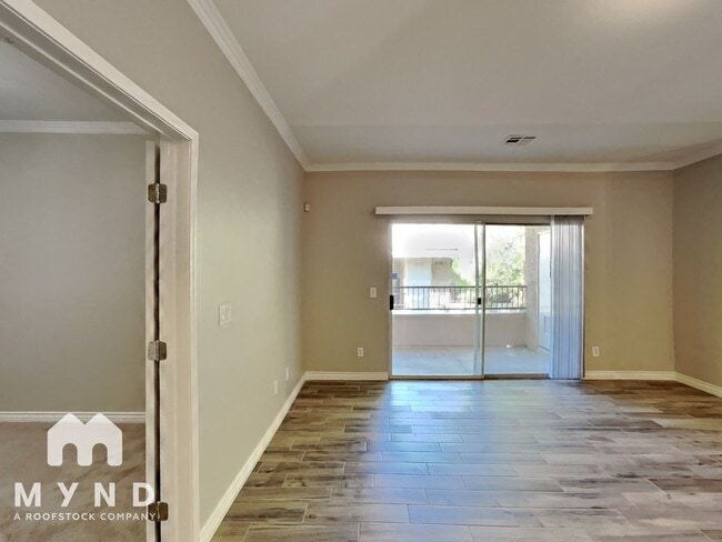 Building Photo - 900 Domnus Ln