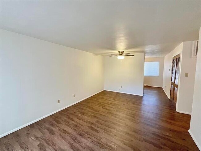 Foto del edificio - 900 8th St