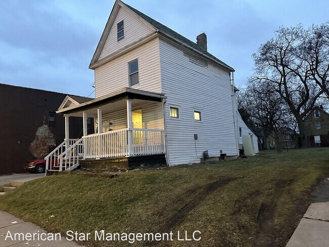 Building Photo - 4 br, 1 bath House - 401 Military Rd
