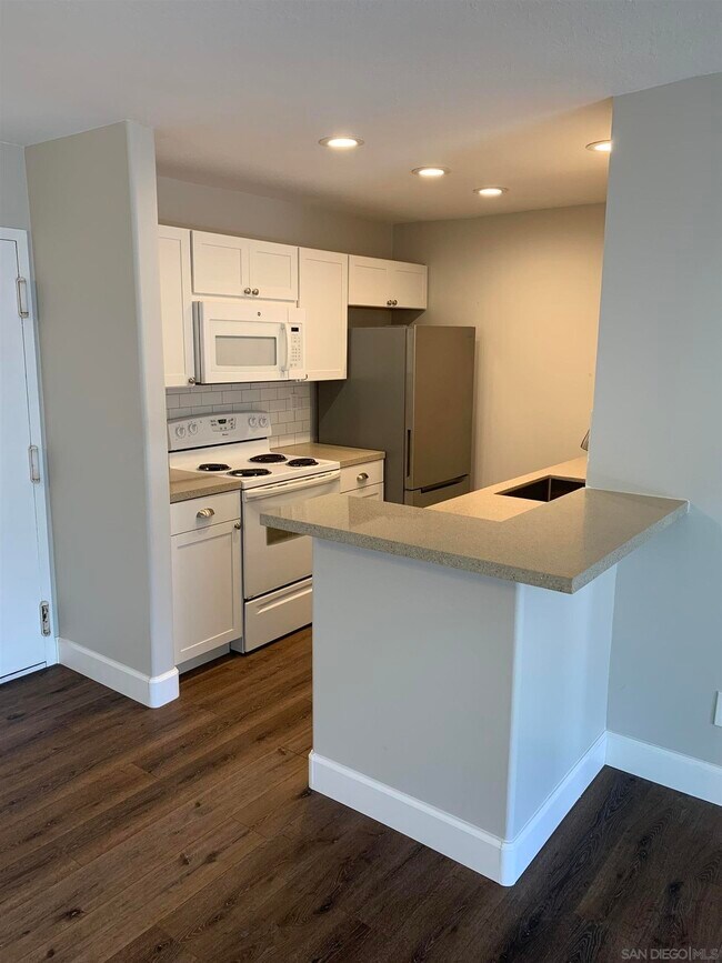 Building Photo - 6111 Rancho Mission