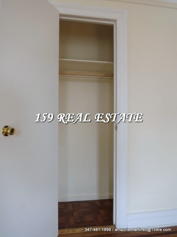 Building Photo - 521 Isham St
