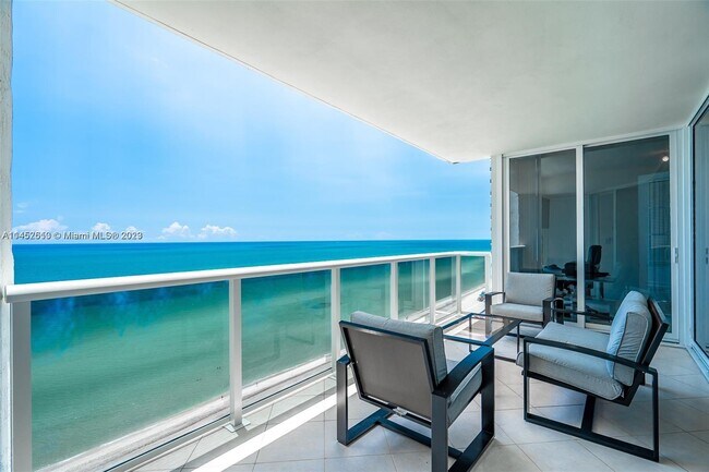 Foto del edificio - 19111 Collins Ave