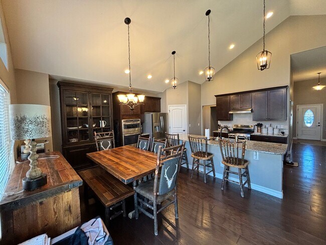 Building Photo - Stunning 5 Bedroom 3 Bathroom Home in Johnstown with Finished Basement!