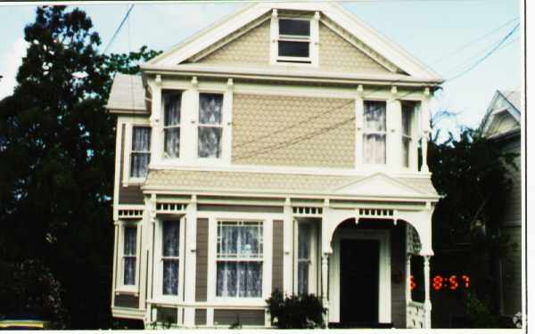 Building Photo - 1510 Oxford St