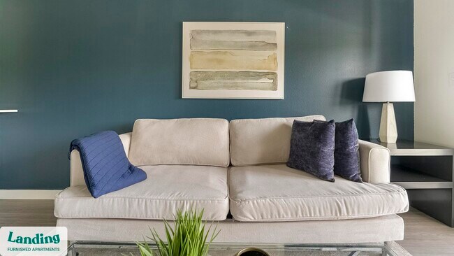 Foto del edificio - 7301 Lake Bank Lp