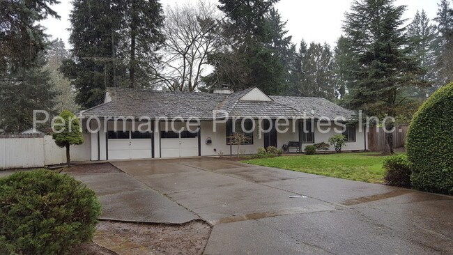 Building Photo - 6354 Hiawatha Ct