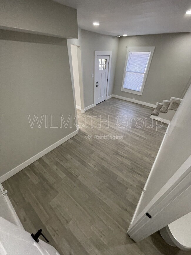 Building Photo - 321 E 31st St