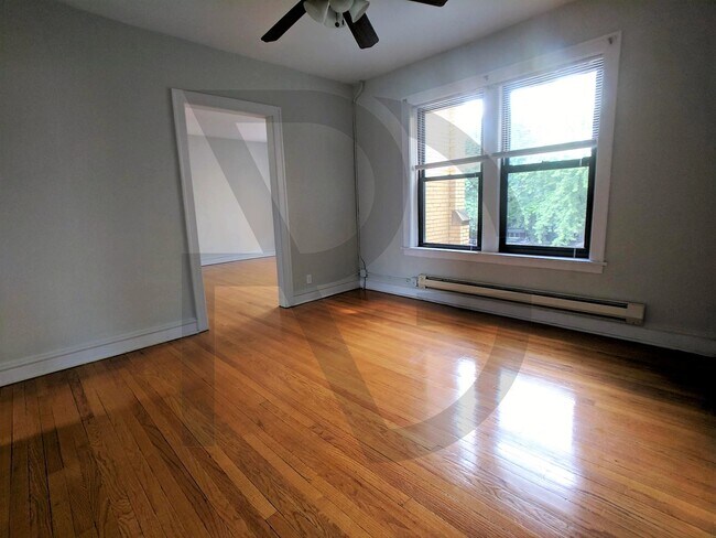 Foto del edificio - 1121 W Oakdale Ave