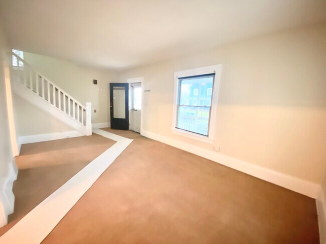 Foto del edificio - 2061 3rd St SE