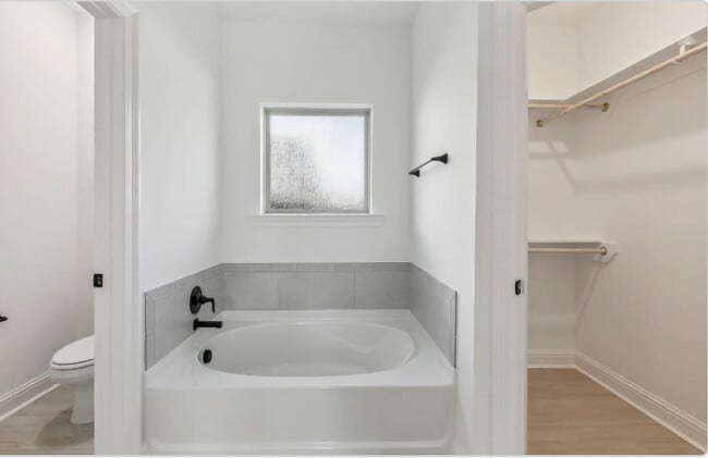 Building Photo - 9215 Asoka Ave