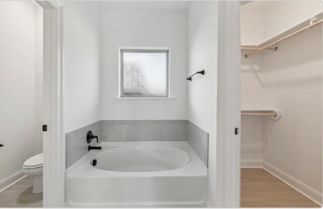 Foto del edificio - 9215 Asoka Ave