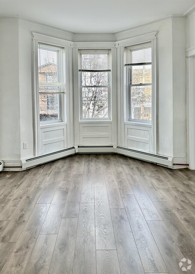 Building Photo - 411 66th St