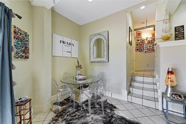 Foto del edificio - 1712 Lakeshore Dr