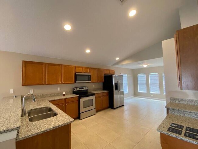 Foto del edificio - NOW AVAILABLE! 4606 Sandhurst St, Kissimme...