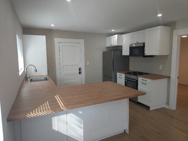 Foto del edificio - 3728 Franklin Ave