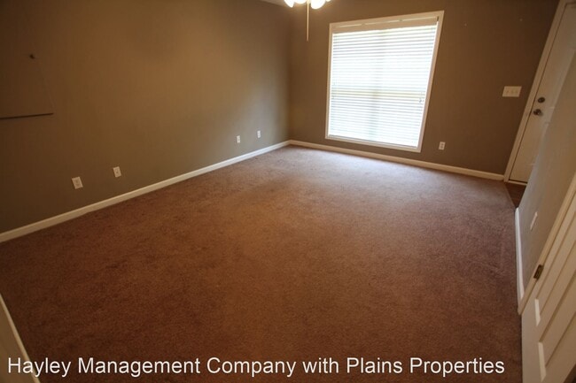 Building Photo - 3 br, 3 bath House - 130 Maple Street