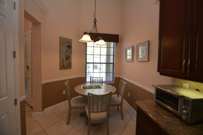 Foto del edificio - Furnished townhome! Located in Plantation ...