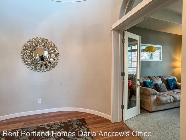 Building Photo - 3 br, 2.5 bath House - 6446 NE Southbrook ...