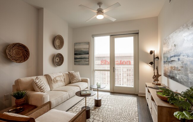 Living - 705 E 12th St