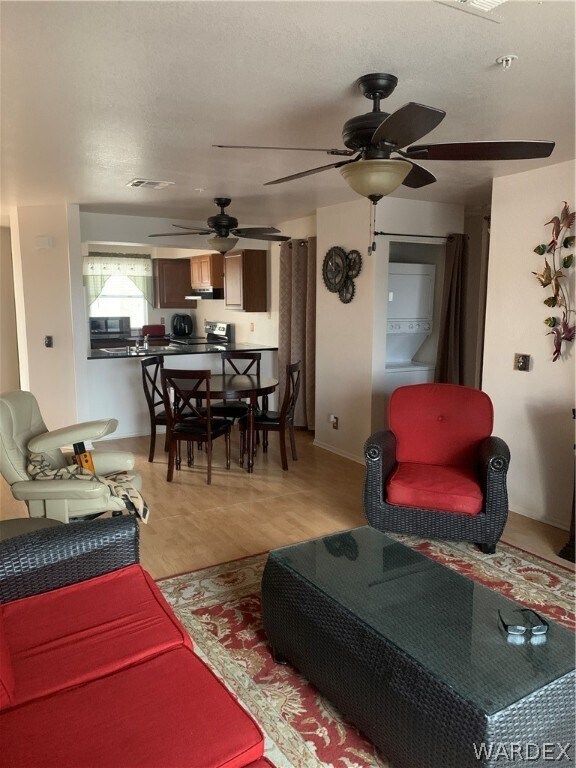 Foto del edificio - 2052 Mesquite Ln