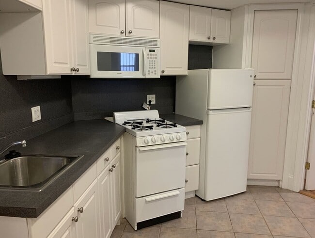 Las imágenes son muestras representativas de la unidad anunciada. Las unidades reales mostradas durante los recorridos pueden variar. - 207 Park Dr