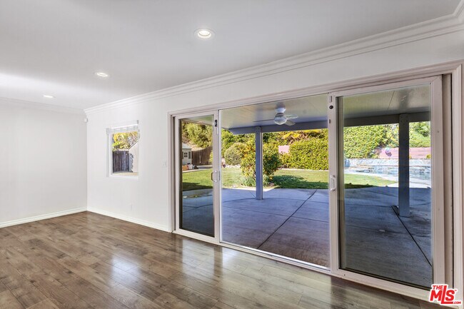 Foto del edificio - 1921 El Monte Dr