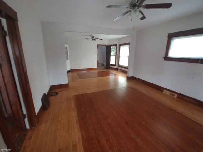 Building Photo - 3 br, 2 bath House - 2211 Green St
