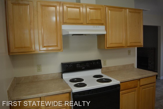 Building Photo - 3 br, 2 bath House - 1076 BUCHANAN COURT