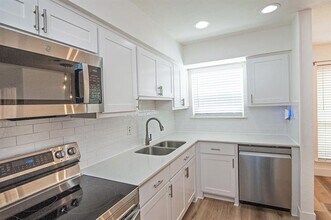 Building Photo - 1100 Calico Ln