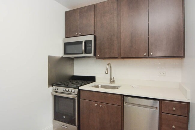 Building Photo - 2641.5 N Spaulding Ave