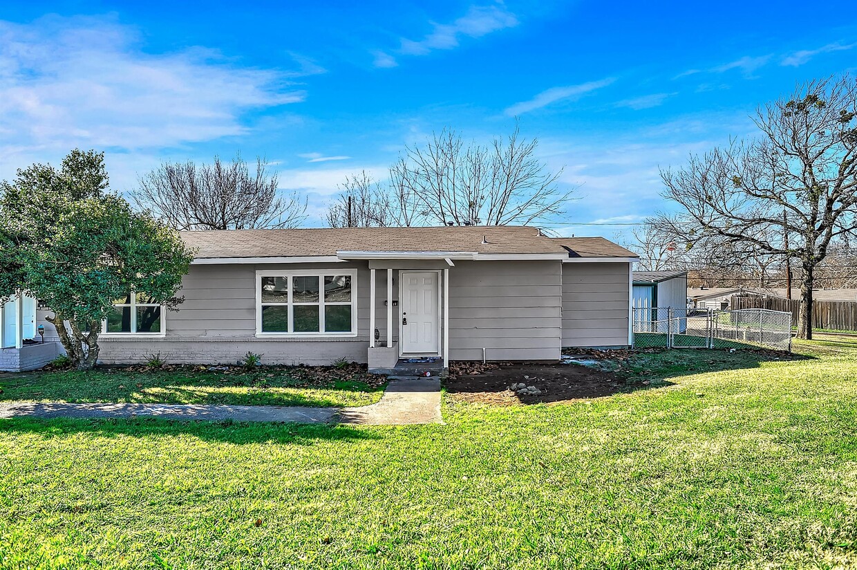 60 Pershing Dr, Denison, TX 75020 House Rental in Denison, TX