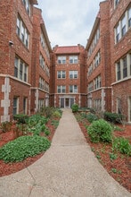 Building Photo - 7713 N Sheridan Rd