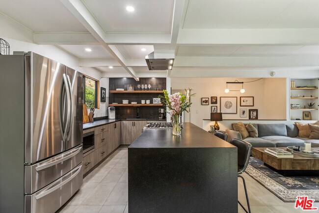Foto del edificio - 3112 Ledgewood Dr