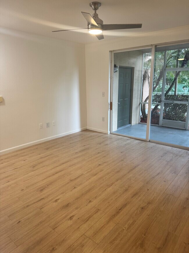 Foto del edificio - 6559 Emerald Dunes Dr