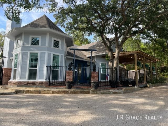 Primary Photo - 9562 Brookhollow