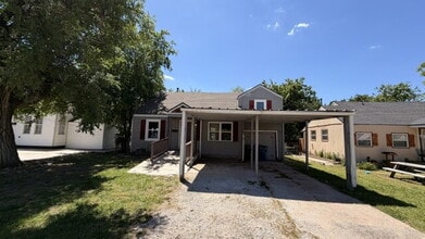 Building Photo - 208 W Ercoupe Dr
